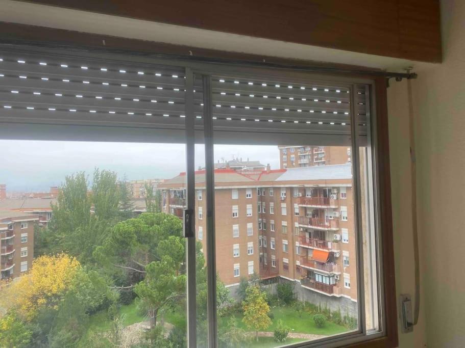 Апартаменты Piso Amplio, Iluminado Y Muy Bien Comunicado Мадрид Экстерьер фото